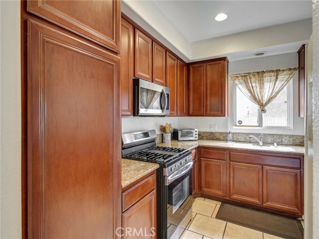Detail Gallery Image 10 of 50 For 619 E Realty St, Carson,  CA 90745 - 3 Beds | 2/1 Baths