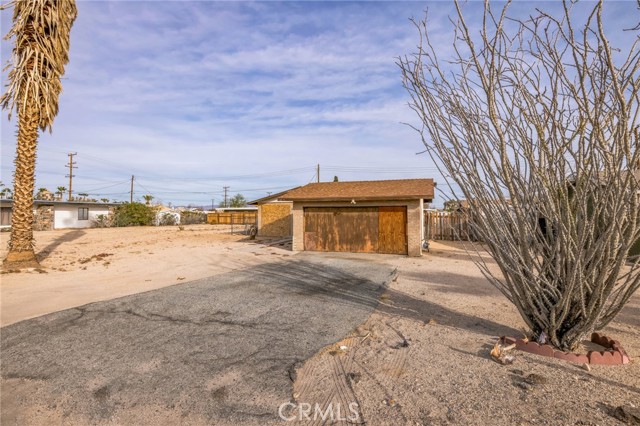 Detail Gallery Image 2 of 30 For 6425 Ocotillo Ave, Twentynine Palms,  CA 92277 - 2 Beds | 1 Baths