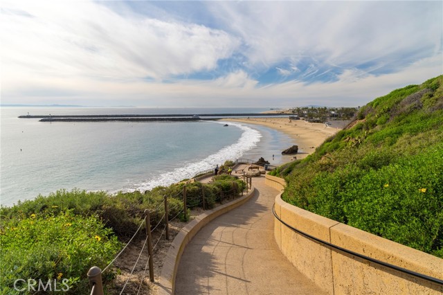Detail Gallery Image 7 of 18 For 711 Goldenrod Ave, Corona Del Mar,  CA 92625 - 3 Beds | 1 Baths