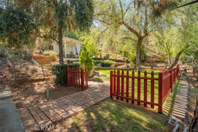 9530 Wheatland Avenue, Shadow Hills CA: https://media.crmls.org/medias/6bb209da-e0d9-49f9-9496-55833e53be20.jpg