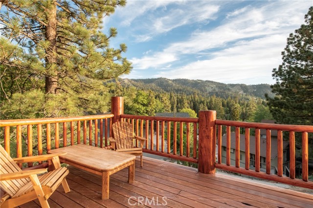 Detail Gallery Image 3 of 46 For 43628 Yosemite Dr, Big Bear Lake,  CA 92315 - 4 Beds | 3 Baths