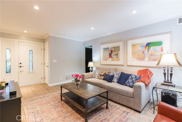 Detail Gallery Image 5 of 21 For 2819 Lakeridge Ln, Westlake Village,  CA 91361 - 2 Beds | 2 Baths