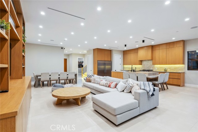 Detail Gallery Image 6 of 28 For 908 Beach, Needles,  CA 92363 - 6 Beds | 6/1 Baths