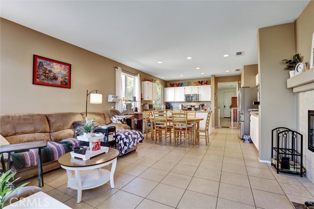27727 Hollyoak Way, Menifee CA: https://media.crmls.org/medias/6bb3902f-1a95-40f3-abea-ac3e249953fb.jpg