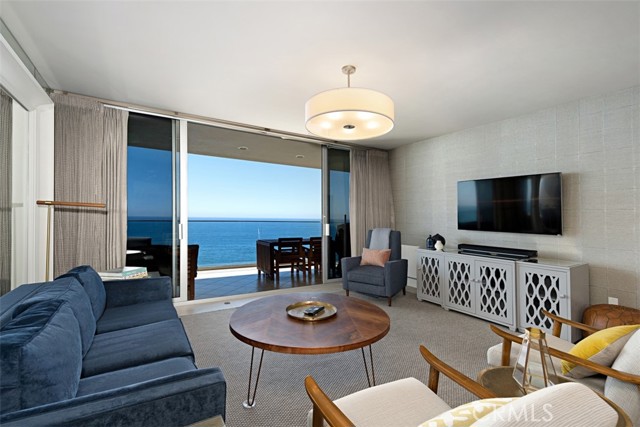 Detail Gallery Image 7 of 43 For 31755 Coast #403,  Laguna Beach,  CA 92651 - 2 Beds | 2 Baths