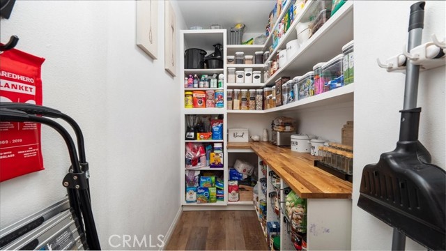 Detail Gallery Image 7 of 43 For 3648 Fawn Lily Ln, San Bernardino,  CA 92407 - 6 Beds | 4 Baths