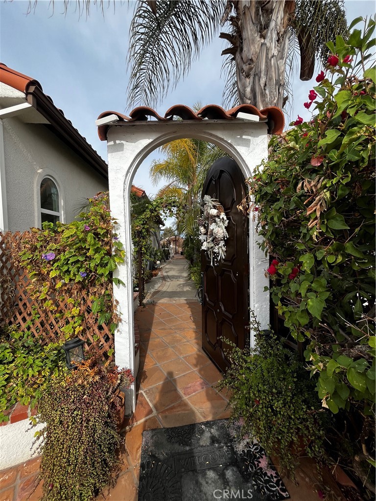 MLS #OC25252896 image #5