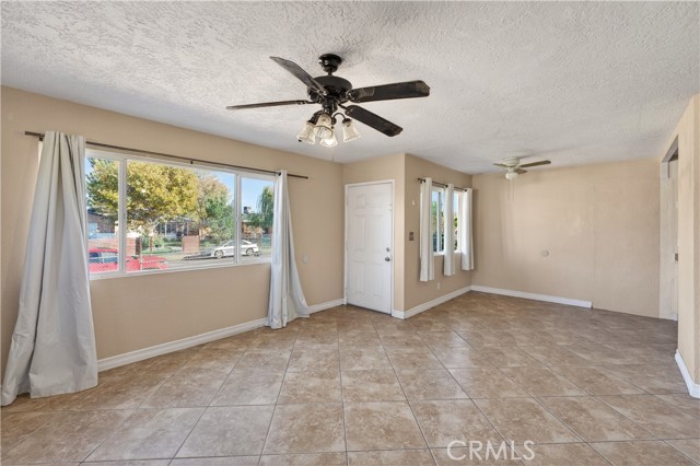 Detail Gallery Image 8 of 42 For 15254 Las Piedras Dr, Victorville,  CA 92395 - 4 Beds | 2 Baths
