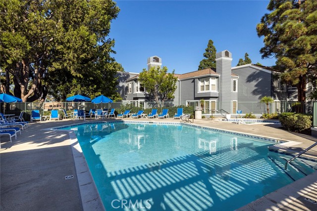 Detail Gallery Image 1 of 18 For 154 Woodburne, Newport Beach,  CA 92660 - 3 Beds | 3 Baths