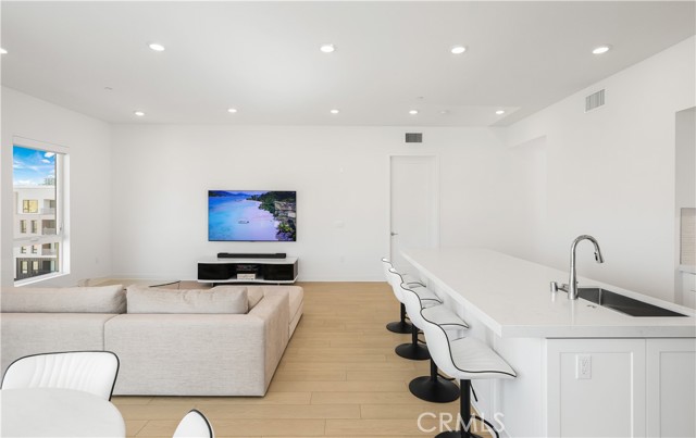 Detail Gallery Image 6 of 64 For 3700 Rivington, Irvine,  CA 92612 - 2 Beds | 2/1 Baths