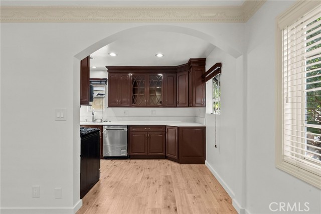 Detail Gallery Image 9 of 22 For 18621 Bryant, Northridge,  CA 91324 - 2 Beds | 1 Baths