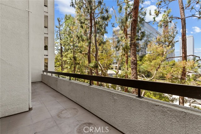 2122 Century Park Lane, Los Angeles CA: https://media.crmls.org/medias/6bb81c02-acc9-4a23-a8ca-47603b75abdf.jpg