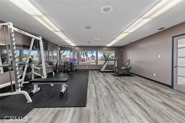 Detail Gallery Image 32 of 41 For 306 Kings Ln, Bakersfield,  CA 93308 - 2 Beds | 1 Baths