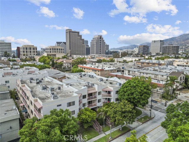 345 N Jackson Street, Glendale CA: https://media.crmls.org/medias/6bba25ea-3aa3-4fd6-ba46-276e06cfd319.jpg