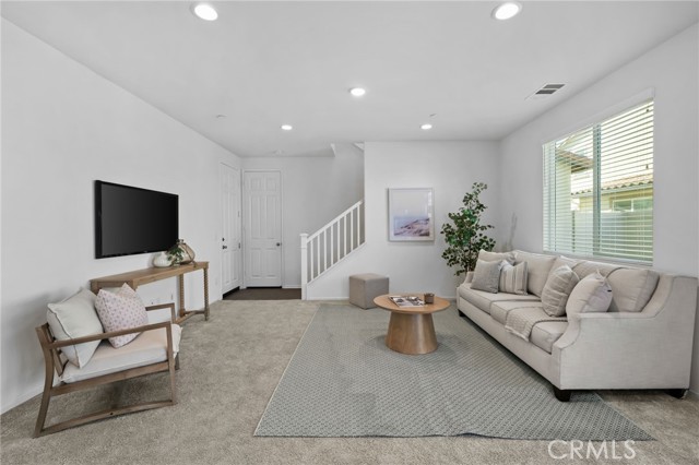 Detail Gallery Image 16 of 56 For 24085 Midvale Ct, Corona,  CA 92883 - 4 Beds | 3 Baths