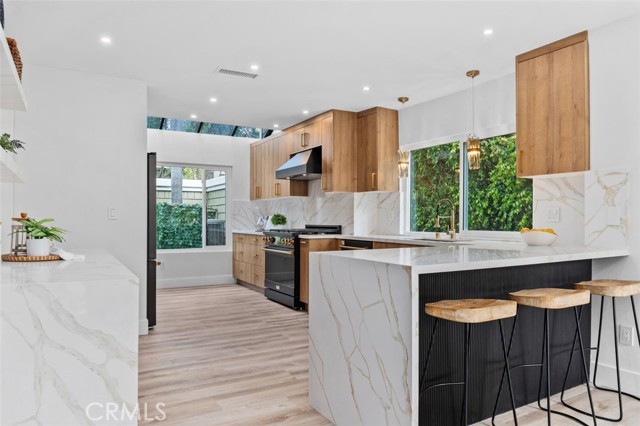 Detail Gallery Image 15 of 52 For 1 Rainbow Falls, Irvine,  CA 92603 - 4 Beds | 3 Baths