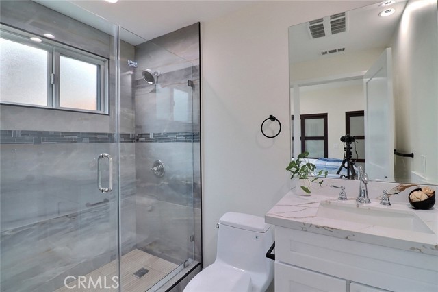 4850 Buchanan, Los Angeles CA: https://media.crmls.org/medias/6bbb1736-ba7f-4e94-b03d-b095666c45c7.jpg