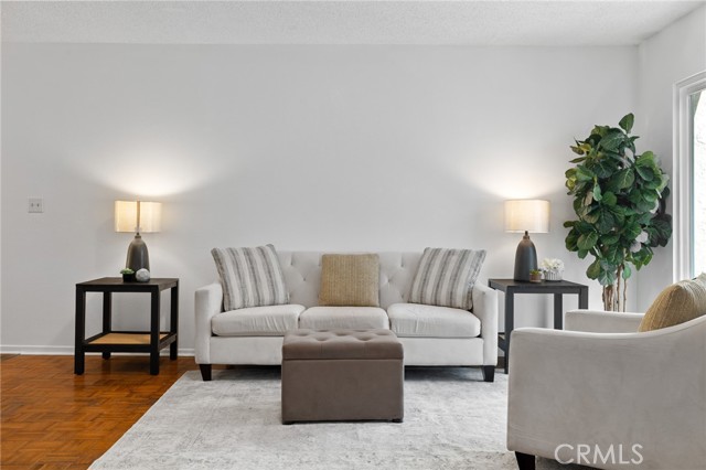 Detail Gallery Image 5 of 42 For 13534 Cordary Ave #14,  Hawthorne,  CA 90250 - 3 Beds | 3 Baths