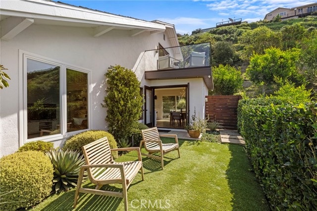 Detail Gallery Image 35 of 41 For 3121 Bern Dr, Laguna Beach,  CA 92651 - 5 Beds | 2/1 Baths