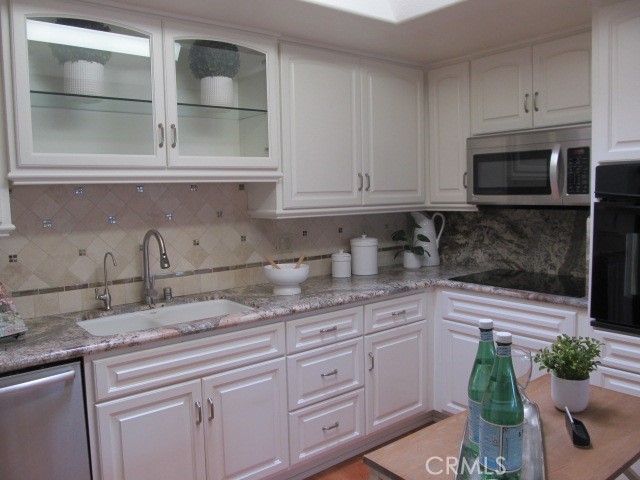 Detail Gallery Image 16 of 23 For 1563 Monterey Rd., M2-23e, Seal Beach,  CA 90740 - 2 Beds | 1/1 Baths