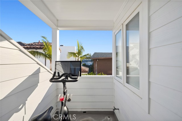 Detail Gallery Image 13 of 30 For 409 Dahlia, Corona Del Mar,  CA 92625 - 3 Beds | 3 Baths