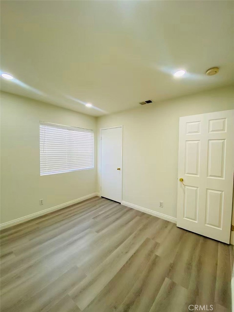 https://media.crmls.org/medias/6bbe219e-949f-4599-af5d-8dc077cd03b6.jpg?preset=X-Large