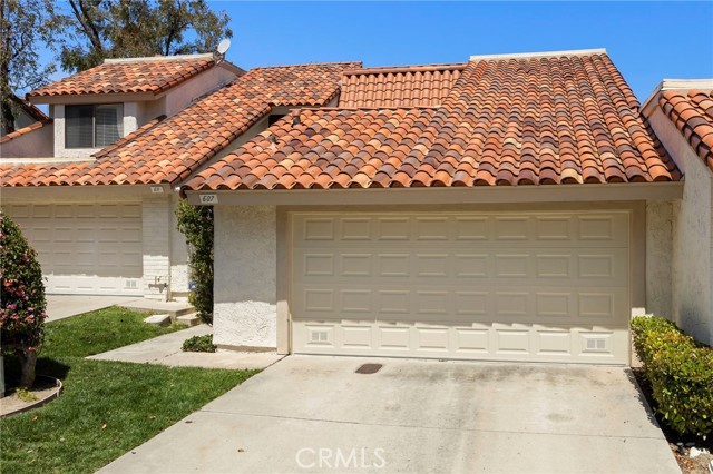 Detail Gallery Image 2 of 48 For 607 White Oak Ln, Newbury Park,  CA 91320 - 3 Beds | 2 Baths