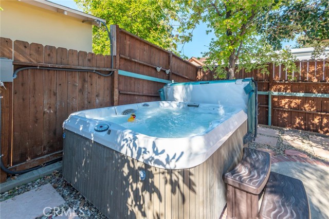 5223 Alhama Drive, Woodland Hills CA: https://media.crmls.org/medias/6bbe8ca3-c50c-4e48-afee-596605e3a7c0.jpg