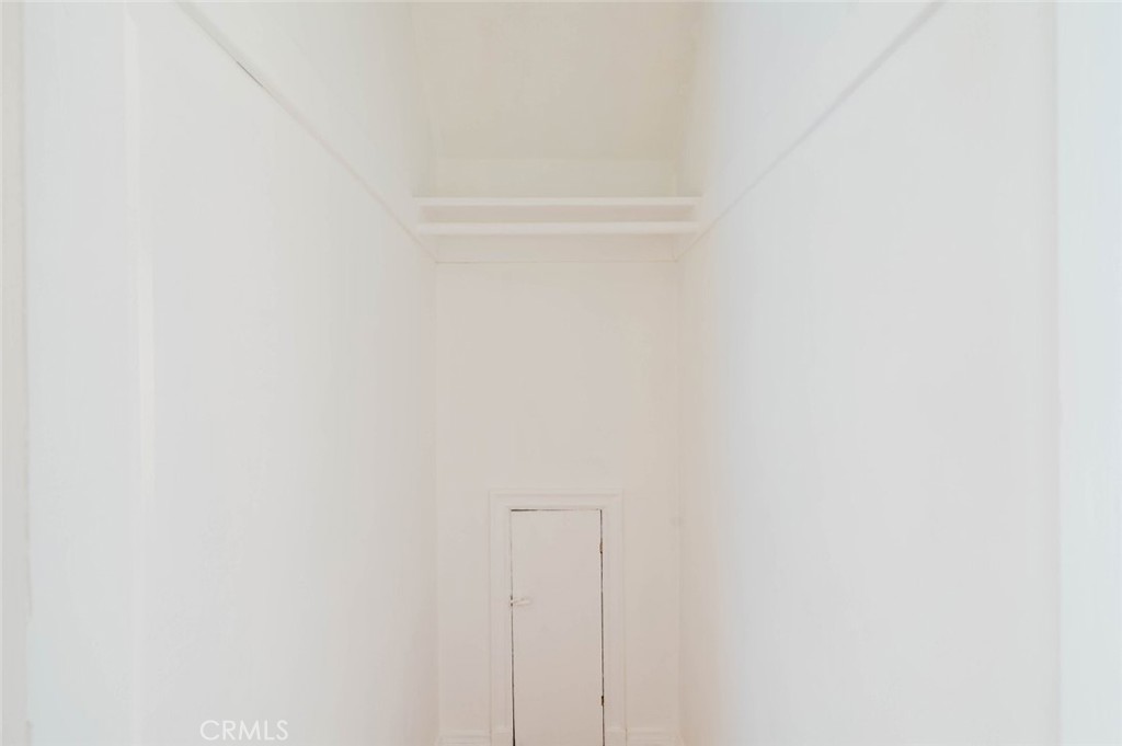 https://media.crmls.org/medias/6bbed000-6688-4769-86eb-275c93014e4f.jpg?preset=X-Large