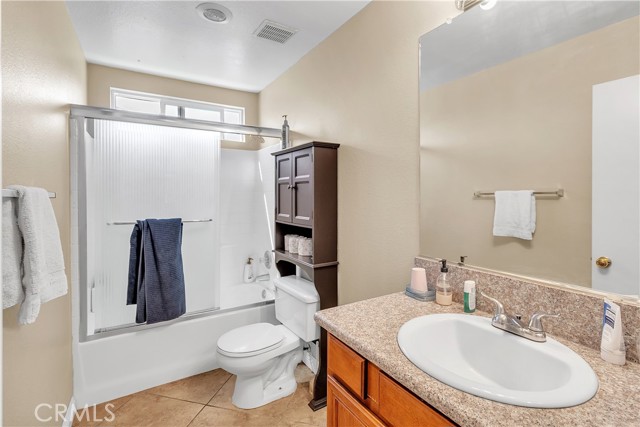 Detail Gallery Image 17 of 22 For 9544 Tanzanite Ave, Hesperia,  CA 92344 - 5 Beds | 2/1 Baths
