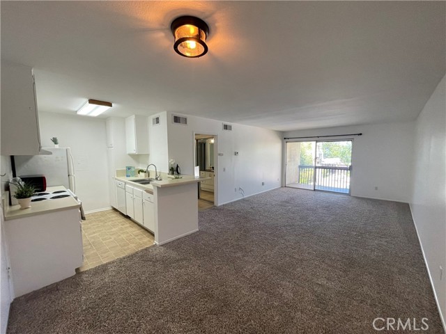 Detail Gallery Image 7 of 36 For 23515 Lyons Ave #219,  Valencia,  CA 91355 - 1 Beds | 1 Baths