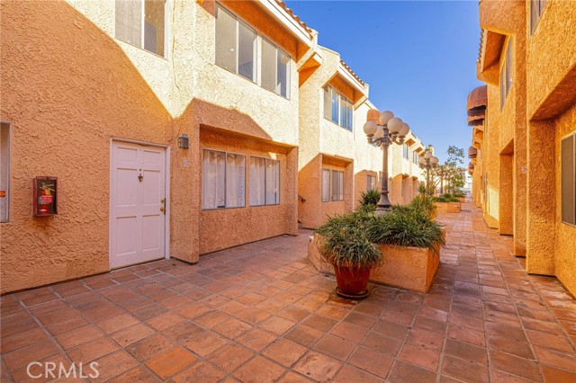 8020 Langdon Avenue 212 | Courtyard