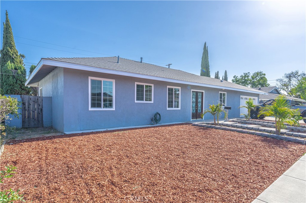 1224 E Live Oak Court