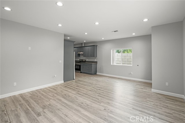 8227 Ben Avenue, North Hollywood CA: https://media.crmls.org/medias/6bc193a1-1bbc-4cc4-98ba-e3c1b93115aa.jpg
