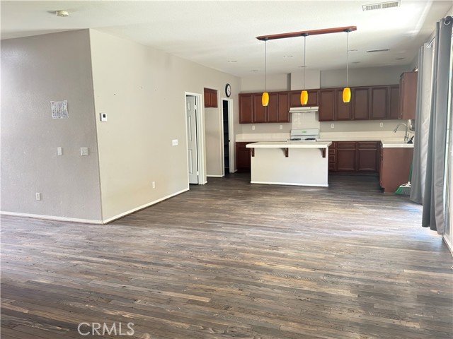 Detail Gallery Image 25 of 34 For 6340 Peach Blossom, Corona,  CA 92880 - 3 Beds | 3 Baths