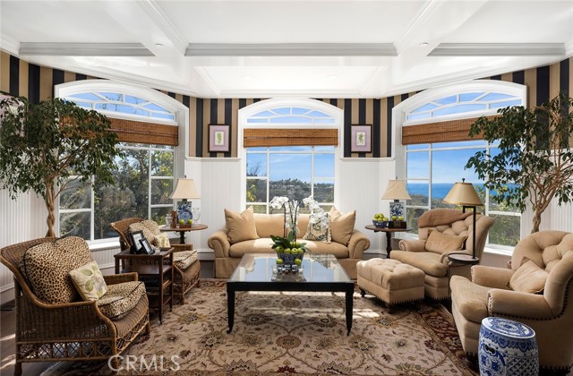 1 San Mateo Way, Corona del Mar CA: https://media.crmls.org/medias/6bc2120f-700d-45b6-a7c7-d13969e7a397.jpg