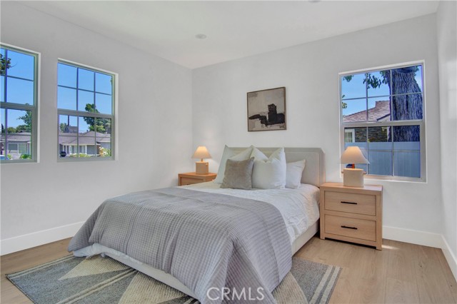 Detail Gallery Image 19 of 34 For 18406 Jovan St, Tarzana,  CA 91335 - 5 Beds | 4 Baths