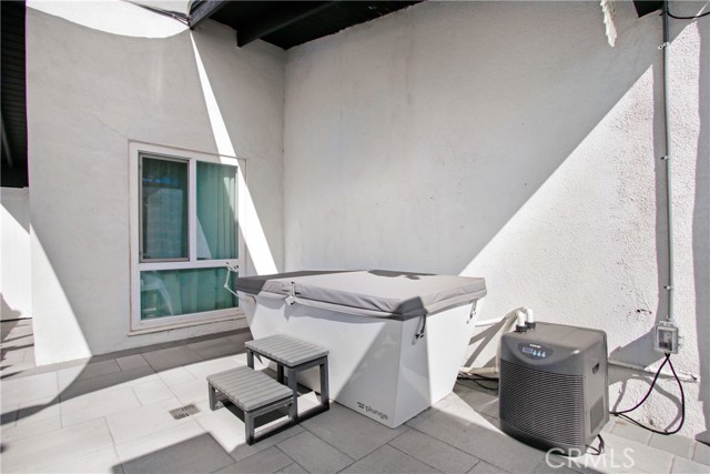 20200 Clark Street, Woodland Hills CA: https://media.crmls.org/medias/6bc304c5-168b-4005-a647-cd05f283c242.jpg
