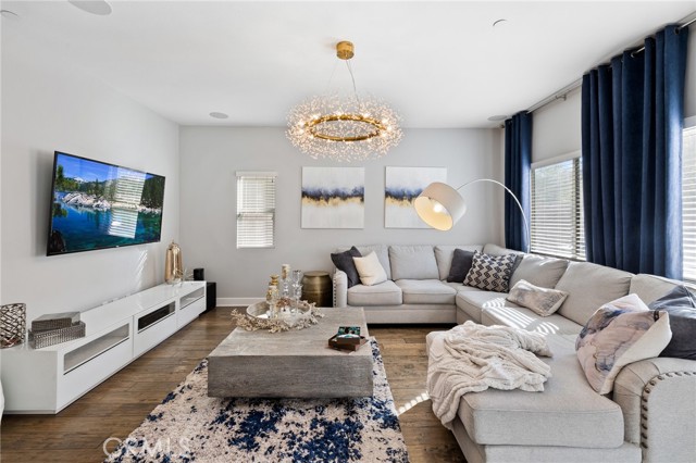7059 Bergamot Avenue, Moorpark CA: https://media.crmls.org/medias/6bc38036-db2a-47ab-af69-ba5a9a7692ef.jpg