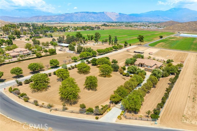Detail Gallery Image 2 of 74 For 24568 Three Springs Rd, Hemet,  CA 92545 - 5 Beds | 3/1 Baths