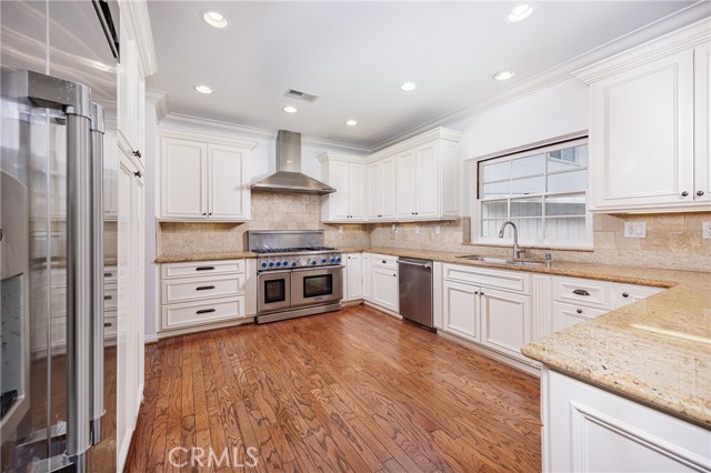 513 W Avenida De Los Lobos Marinos, San Clemente CA: https://media.crmls.org/medias/6bc39088-a98e-4c00-ad78-6a1bd5ed3412.jpg