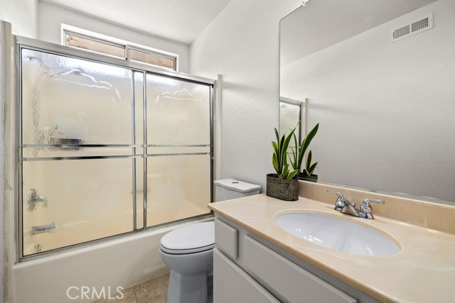 Image 28 of 55 For 11533 Chadwick