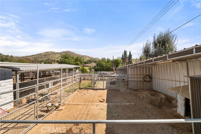 Detail Gallery Image 14 of 75 For 2320 Temescal, Norco,  CA 92860 - 4 Beds | 2 Baths