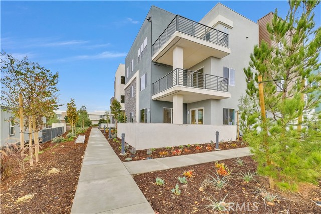 Detail Gallery Image 19 of 22 For 165 Baluster, Irvine,  CA 92618 - 1 Beds | 1 Baths