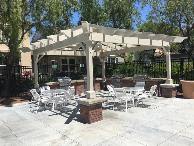284 Tustin Field Drive, Tustin CA: https://media.crmls.org/medias/6bc54019-571b-439f-8ad0-508ed3226e72.jpg