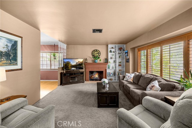 1210 W Marshall Boulevard, San Bernardino CA: https://media.crmls.org/medias/6bc5d77d-ca6a-49eb-832c-b9ab8e418c84.jpg