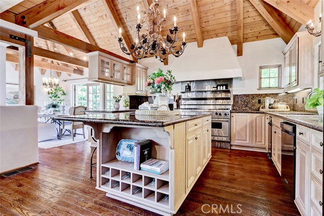 2917 N Poinsettia Avenue, Manhattan Beach CA: https://media.crmls.org/medias/6bc5d9c7-cf7f-40e4-ae2e-48c4d8222346.jpg