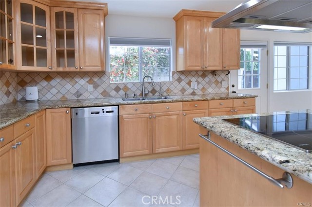 23937 Pentland Street photo 14