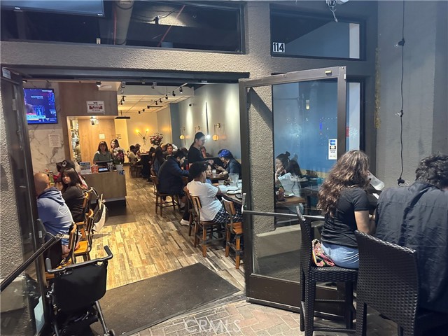 200 Main Street, Huntington Beach CA: https://media.crmls.org/medias/6bc6ad85-7410-41da-8adb-31ee0221602f.jpg