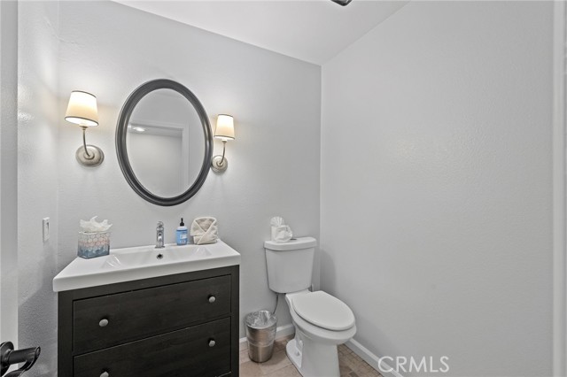 164 Stanford Court, Irvine CA: https://media.crmls.org/medias/6bc6f688-46e9-44d3-9197-772fa2b86059.jpg